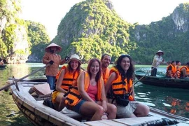 Chủ tịch Quốc hội: Tại sao khách nước ngoài chỉ đến du lịch Việt Nam một lần?