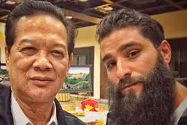 Đạo diễn phim King Kong 2 khoe ảnh chụp với Thủ tướng Nguyễn Tấn Dũng