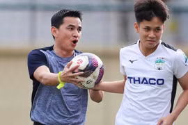 Kiatisak được báo chí quê nhà gọi là 'vị thần' của HAGL