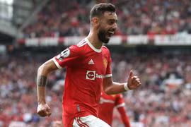 Bruno và Pogba thăng hoa, M.U đè bẹp Leeds ở trận ra quân