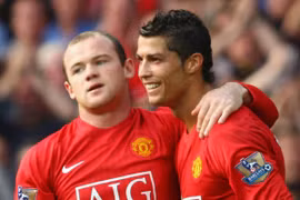 Rooney không tin Ronaldo đến Man City