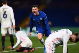 Thắng thuyết phục Real, Chelsea vào chung kết gặp Man City