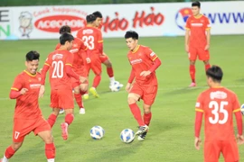 Đình Trọng rút lui, hàng thủ Việt Nam xáo trộn ngay trước trận gặp Nhật Bản