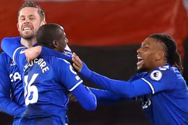 Lộ danh tính ngôi sao Everton bị bắt vì tấn công tình dục trẻ em