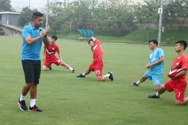 Đua đường trường với HAGL, Viettel thuê chuyên gia thể lực 'xịn'