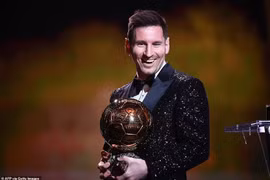 Messi đoạt Quả bóng Vàng 2021 với điểm số bỏ xa Lewandowski