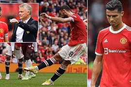 Ronaldo phản ứng khó ngờ khi Bruno Fernandes đá hỏng 11m