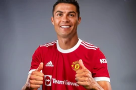 Mạng xã hội 'rung chuyển' khi Ronaldo trở lại M.U