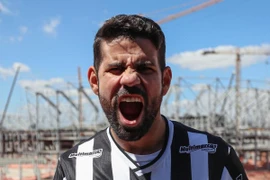 'Quái thú' Diego Costa phát biểu sốc khi ra mắt CLB mới