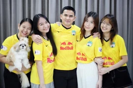 HLV Kiatisak làm điều đặc biệt khi trở lại HAGL