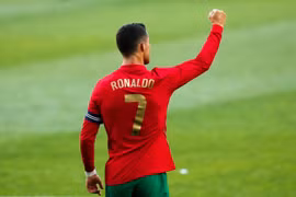 Ronaldo sắp bắt kịp kỷ lục ghi bàn mọi thời đại