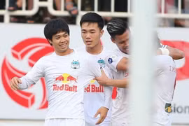 HAGL 'làm tất ăn cả' các giải thưởng tháng 4