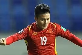 Ngất ngây cú sút chân trái mẫu mực của Quang Hải