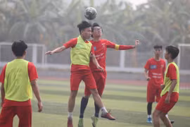 [ẢNH] THPT Phúc Lợi vào bán kết sau trận đấu nghẹt thở với THPT Marie Curie