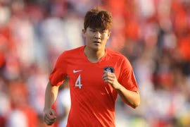 Trung vệ Hàn Quốc cao 1m90 được HLV Mourinho săn đón