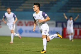 Hà Nội FC bất ngờ thắng dễ "hiện tượng" Than Quảng Ninh