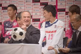 HLV Cerezo Osaka cảnh báo về những thách thức cho Đặng Văn Lâm