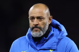 Tottenham sa thải HLV Nuno Santo sau 4 tháng 