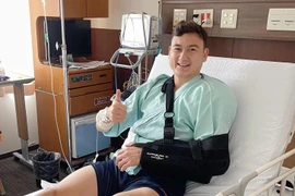 Phẫu thuật thành công, Đặng Văn Lâm mất bao lâu để trở lại?