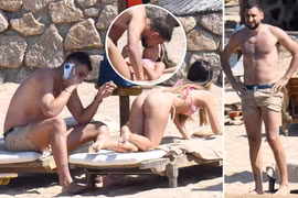 [ẢNH] Donnarumma 'diễn cảnh nóng' với bạn gái trên bãi biển