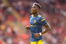 Pogba lập kỷ lục Premier League trong ngày Sancho mờ nhạt