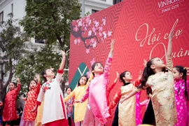 Vinhomes: Bốn mùa đơm hoa – Quanh năm hạnh phúc!