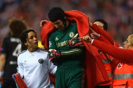 Chelsea lo lắng vì chấn thương của thủ môn Petr Cech