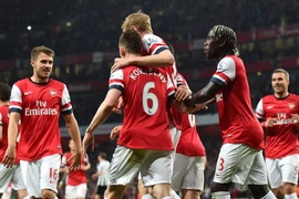 Thắng giòn giã, Arsenal sắp hoàn tất mục tiêu top 4