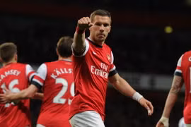 Arsenal 3-1 West Ham: Podolski đưa Pháo Thủ trở lại top 4