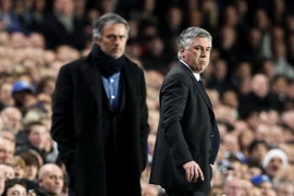Ancelotti và Mourinho tiếc cho HLV David Moyes