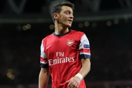 Arsenal chuẩn bị đón Ozil và Diaby trở lại