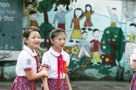 Những khuôn mặt bẽn lẽn, háo hức trong ngày tựu trường