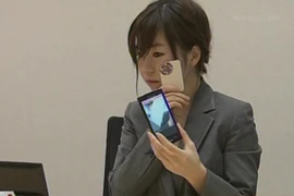 Nhật Bản: Phát triển công nghệ chăm sóc da bằng điện thoại