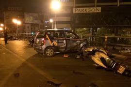 Triệu tập 3 người trong vụ taxi gây tai nạn trên cầu vượt Chùa Bộc - Tây Sơn