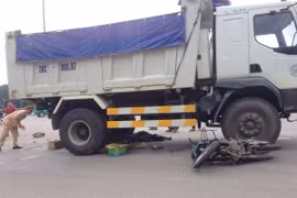 Người đàn ông bị xe ben kéo lê 17m, tử vong tại chỗ