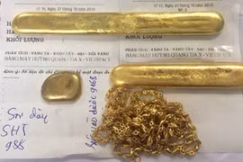 Khám phá đường dây chuyên tiêu thụ "siêu" vàng giả