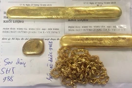 Khám phá đường dây chuyên tiêu thụ "siêu" vàng giả