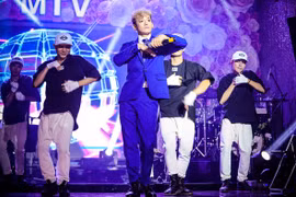 Ca sĩ người Hàn Quốc JIS giới thiệu MV đầu tay tại Việt Nam 