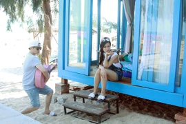 Đông Nhi - Ông Cao Thắng "vẽ" lại chuyện tình ngọt ngào của mình 