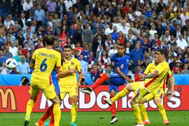 Payet chói sáng, Pháp thắng nghẹt thở trận khai màn EURO 2016