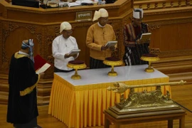 Tân Tổng thống Myanmar tuyên thệ nhậm chức