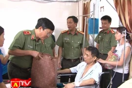 CATP Hà Nội tri ân các gia đình có công với cách mạng