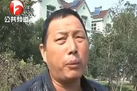 Thờ ơ không giúp người bị ôtô tông, hóa ra chính là... mẹ mình