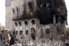 Yemen mải mê đụng độ, Al - Qaeda "đục nước béo cò"