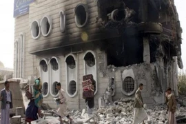 Yemen mải mê đụng độ, Al - Qaeda "đục nước béo cò"