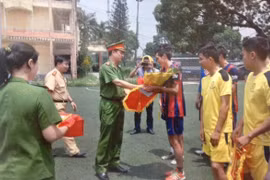 Cụm thi đua số 3, CATP Hà Nội: Giao lưu bóng đá mừng 70 năm Ngày truyền thống CAND