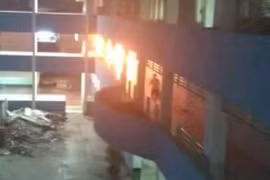 Audio 27-3-2016: Cháy lớn ở bệnh viện lúc nửa đêm, người nhà và bệnh nhân hốt hoảng tháo chạy