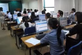 Hà Nội đổi mới thi tuyển công chức bằng trắc nghiệm trên máy tính 