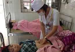 Gần 100 công nhân KCN Quang Minh nhập viện nghi ngộ độc thực phẩm