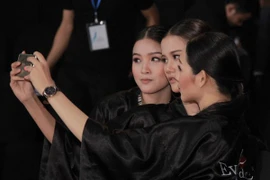 Dàn mẫu Next Top Model "độc chiếm" sàn diễn thời trang tại Hà Nội